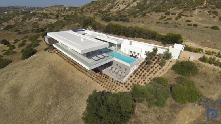 Stunning Luxury Villa with Breathtaking Sea Views – Praia da Luz – PortugalProperty.com – PP2146
