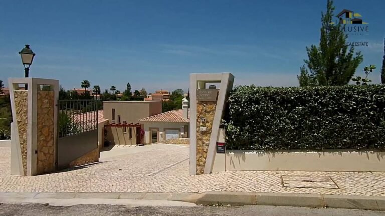 frontline golf course villa with pool for sale in Carvoeiro – Portugal