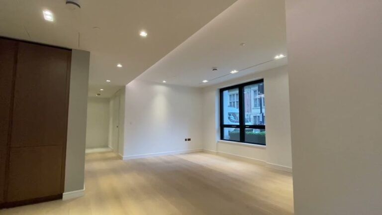 1 bedroom(s) flat to rent in Lincoln Square, 18 Portugal Street, WC2A | Benham & Reeves