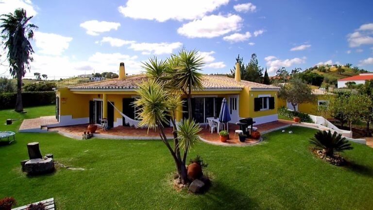 Attractive 3 Bedroom Countryside Villa for sale in Mexilhoeira Grande, Algarve