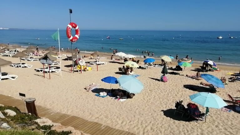 Beachcam Albufeira, Algarve, Faro, Portugal Praia de Santa Eulália Beach & Praia de Oura Beach 2/3