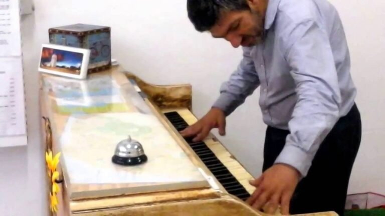 LUIS MARRECO EM MOSCAVIDE NA RENT A BIKE ( RING A BIKE ) LISBOA LISBON PORTUGAL PORTIMAO