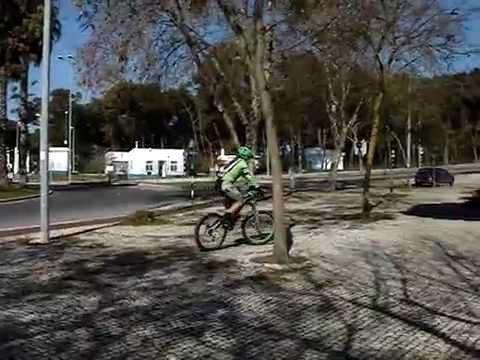 OFICINAS DE BICICLETAS LISBOA ( RING A BIKE ) MOSCAVIDE LISBOA PORTUGAL RENT A BIKE