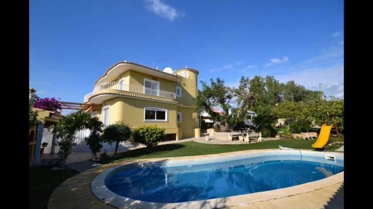 6 Bed Villa, close to all facilities for sale – Almancil, Algarve Portugal