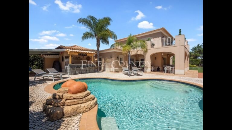 Algarve – Silves – Spacious 4-bedroom country villa with pool and garage