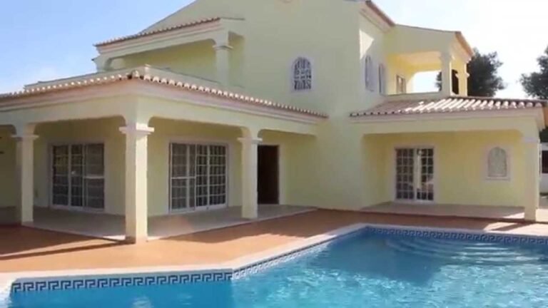AlgarveProperty.com, Portugal – Four bedroom villa in Alvor