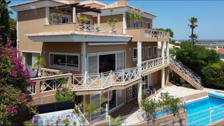 Magnificent Villa With Stunning Views Over the Ocean & Estuary for sale in Lagos, Algarve