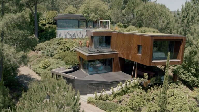 Douro Valley House in  Marco de Canaveses, Portugal by MJARC Arquitetos