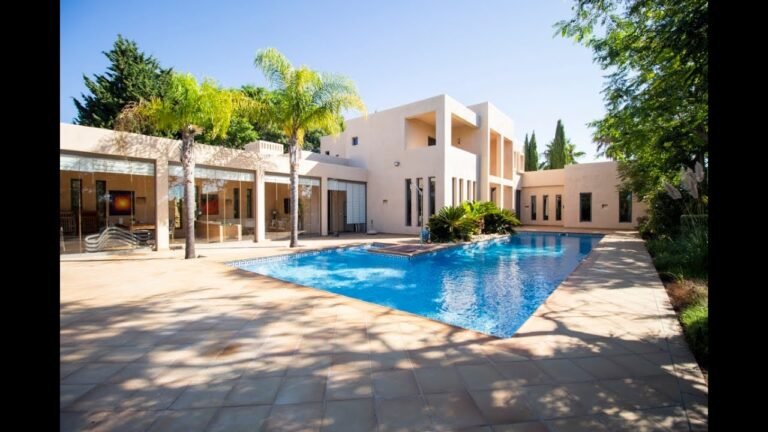 A 4 bedroom luxury villa in a fantastic location in Lagos, Portugal.
