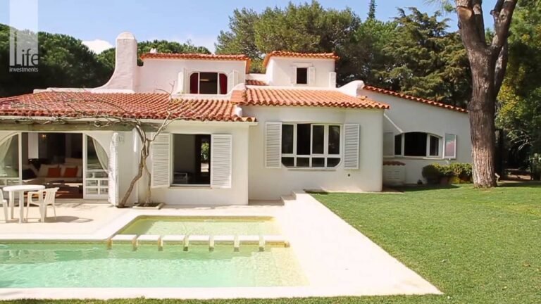 A cozy 5 bedroom villa for rent/lease in the Golf of Quinta da Marinha, Cascais | ref: qmr541