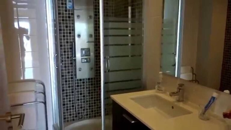 Algarve Property .com, Portugal – Luxury 2 bedroom apartment in Praia Rocha. Algarve