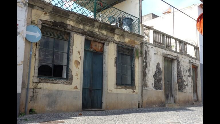 Urbex in Portugal: Abandoned house Urbex in Portugal: Abandoned house