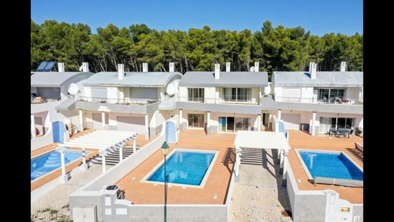 Beautiful 3 bedroom contemporary link villa with stunning sea views close to Burgau, Portugal