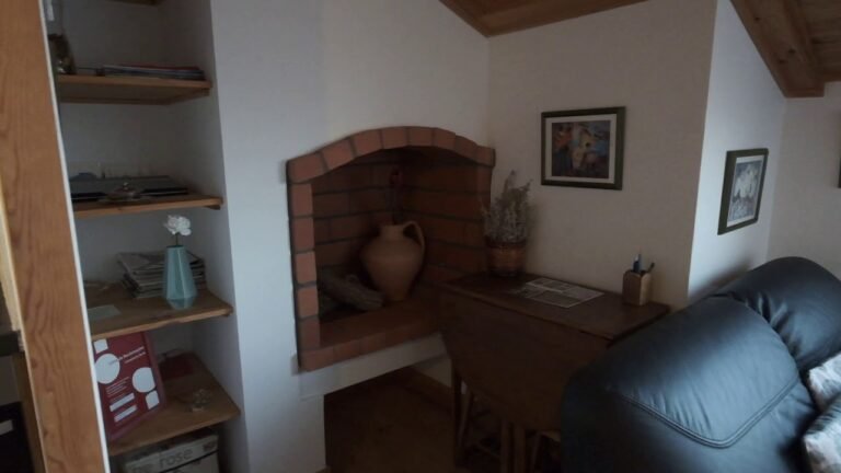 Bright 1-bedroom apartment with balcony for rent in Alfama – Spotahome (ref 369715)