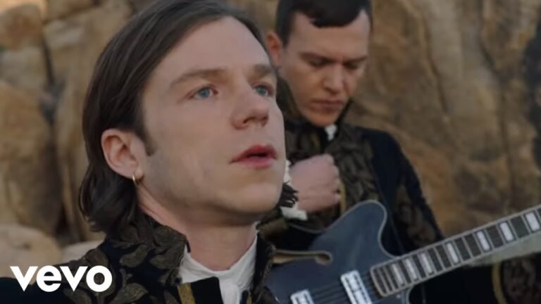 Cage The Elephant – Trouble (Official Video)