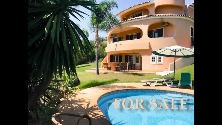 5 Bed Villa For Sale in Central Algarve