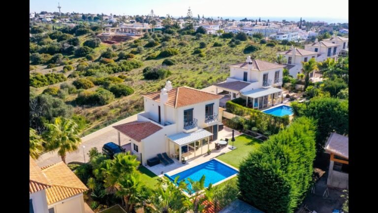 Beautiful 3 bedroom villa with private swimming pool in Praia da Luz, Lagos, Portugal