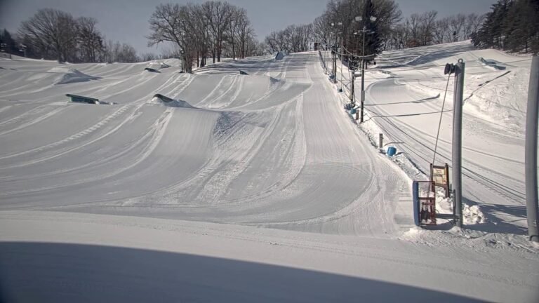 LIVE Snow Cam @ Hyland Hills – Bloomington, Minnesota