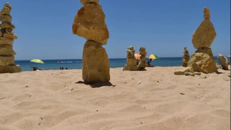 Porto de Mos Beach Lagos, Portugal