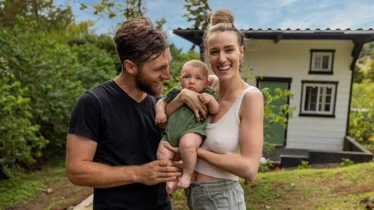 WE'RE BACK IN PANAMA // newborn baby living off grid