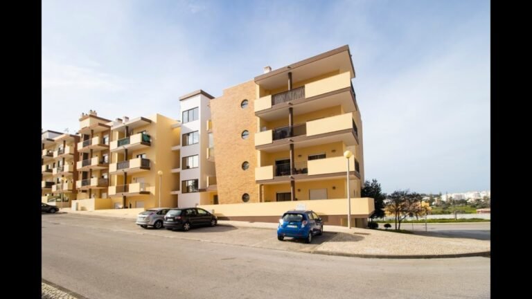 A spacious 2 bedroom apartment located just a few minutes away from the beach in Lagos, Portugal A spacious 2 bedroom apartment located just a few minutes away from the beach in Lagos, Portugal