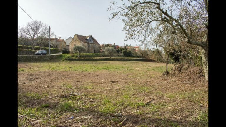 Charming holiday home project with, 3000m2 of land. Charming holiday home project with, 3000m2 of land.