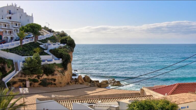 Fantastic Ocean Side Restaurant and Bar Plus Spacious Apartment for sale in Carvoeiro, Algarve