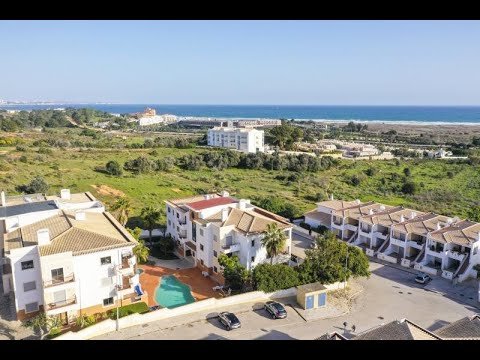 Lovely 2-bedroom apartment within walking distance to the beach, and the Marina of Lagos, Portugal