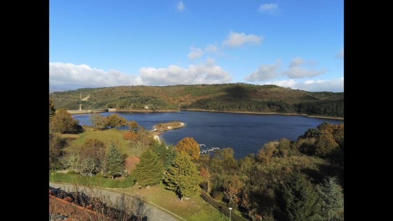 House T4 for Sale/Casa T4 com piscina, nova vistas sobre Rio/ New with pool in the north of Portugal