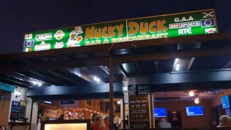 Lanzarote Puerto Del Carmen –  Mucky Duck Music Hall Tavern Owl & PussyCat Spoons Pub