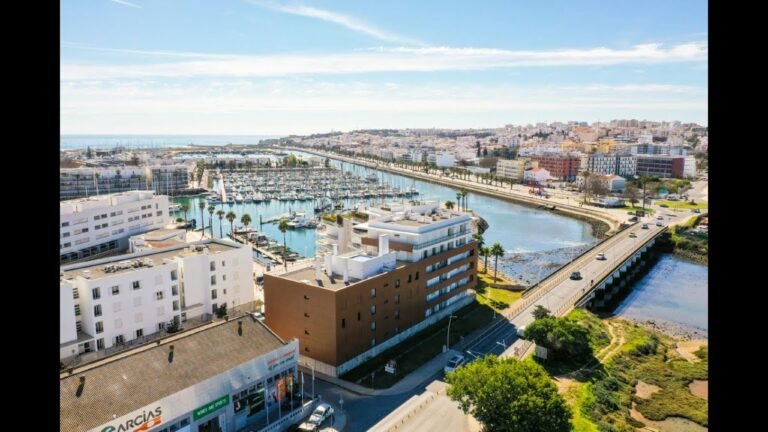 Luxury 2 bedroom apartment located in in the Marina of Lagos, Portugal