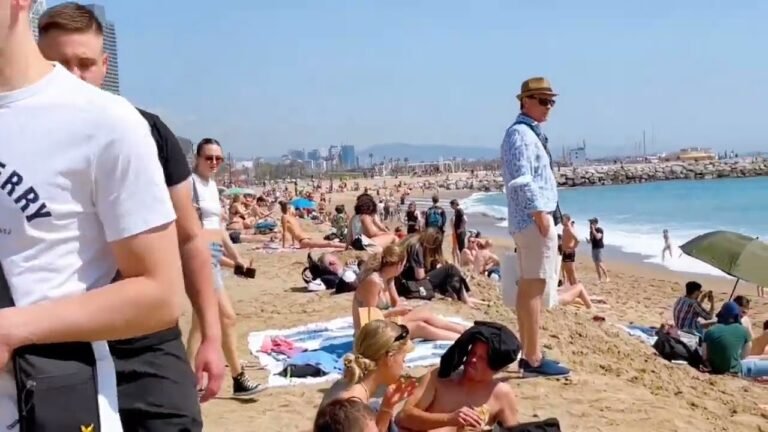 Barcelona beach walk 2022/beach Barceloneta, 🇪🇸🏖️