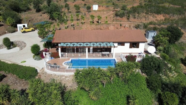 Gorgeous Country House With Lovely Views for sale in Silves, Algarve