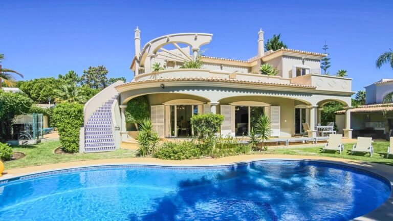 Quality Golf front Villa – Central Vilamoura – PortugalProperty.com – PP2670