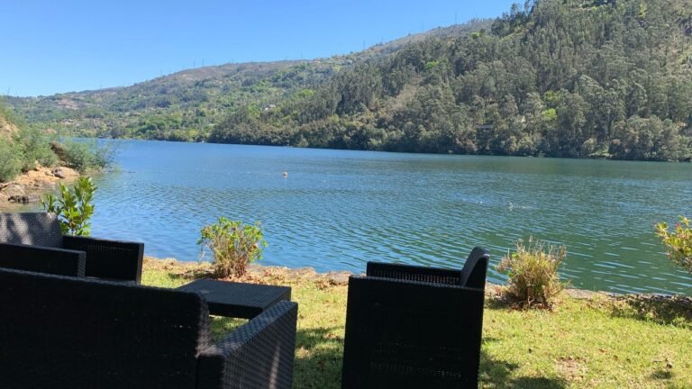 property for sale in Gerês North of Portugal, with private beach propriedade para venda no Gerês