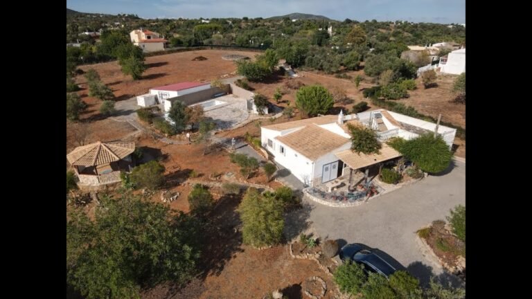 4 Bedroom Villa + workshop in large plot of land for sale, Moncarapacho, Algarve, Portugal 4 Bedroom Villa + workshop in large plot of land for sale, Moncarapacho, Algarve, Portugal