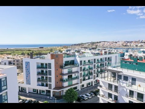 Beautiful 2 bedroom apartment in a closed condominium in Meia Praia, Lagos, Portugal