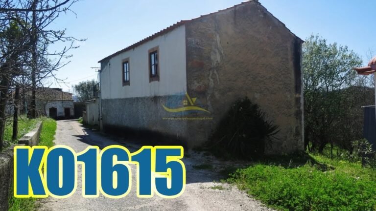 Detached farmhouse with approximately 1000m2 of land in a lovely location. Detached farmhouse with approximately 1000m2 of land in a lovely location.