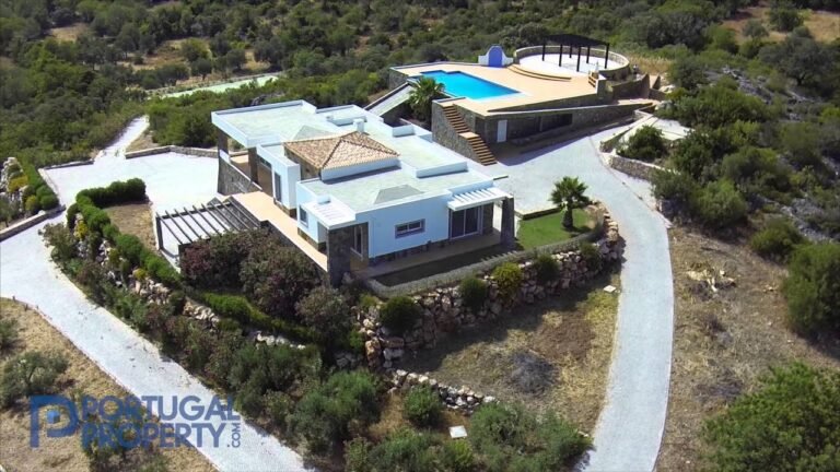 PortugalProperty.com – Ref:PP2002 – Modern 4 bedroom Villa with Breathtaking Views