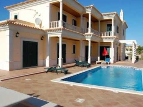 A lovely detached Villa with private pool, located in Guia, Algarve, Portugal