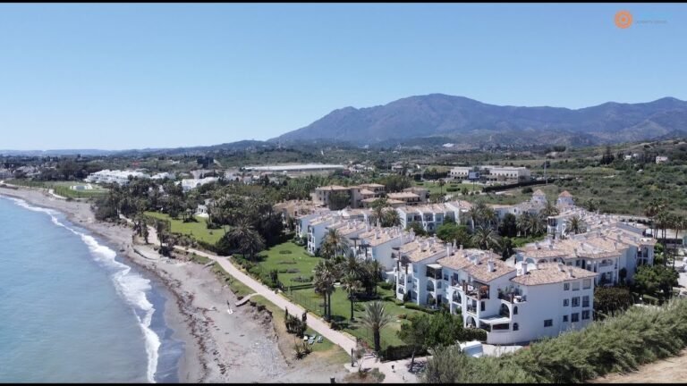 Beautiful apartment located within a beachfront development in Estepona – R4067506 – €249,000