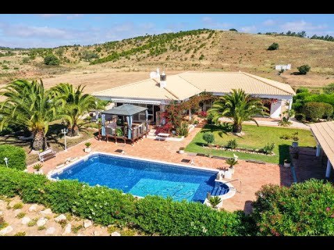 Countryside Oasis! This fabulous 4 bedroom home near Bensafrim village, Lagos, Portugal