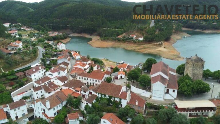 € 220000 Manor house for sale in the center of Dornes central Portugal