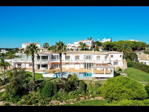 Extraordinary 4 bedroom villa with a magnificent position on the Santo Antonio Golf Resort, Portugal