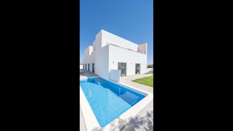 BRAND NEW | MODERN LUXURY T4+2 HOUSE IN PRESTIGIOUS PORTO DE MÓS – LAGOS