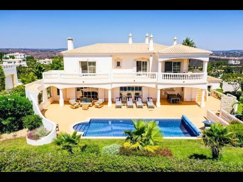 A 4 bedroom villa with pool and views of the sea on the Golf Santo Antonio Resort, Portugal