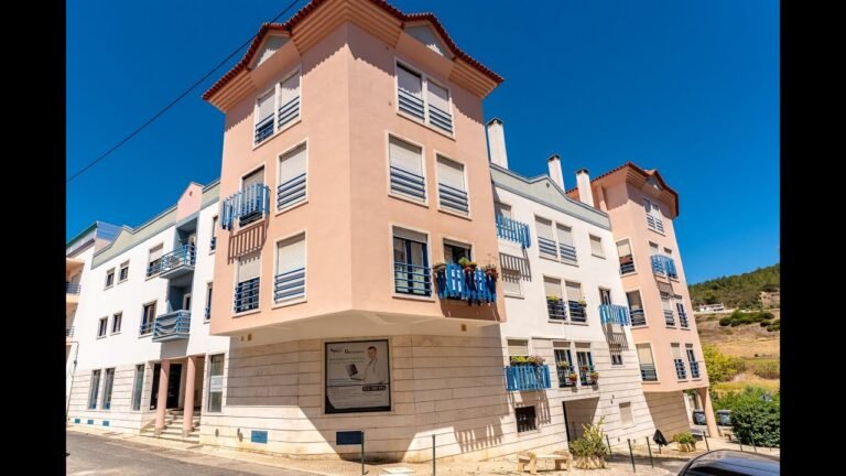 Apartamento T3 com varanda elevador e garagem em Vila Franca de Xira Lisboa