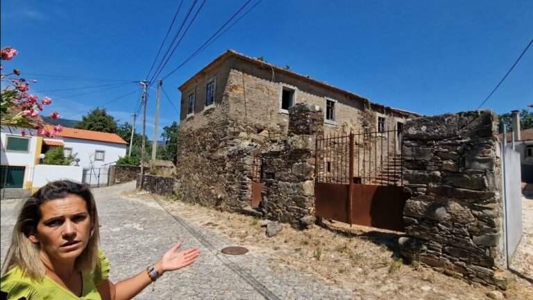 PORTUGUESE SCHIST HOUSE for sale, incredible location.