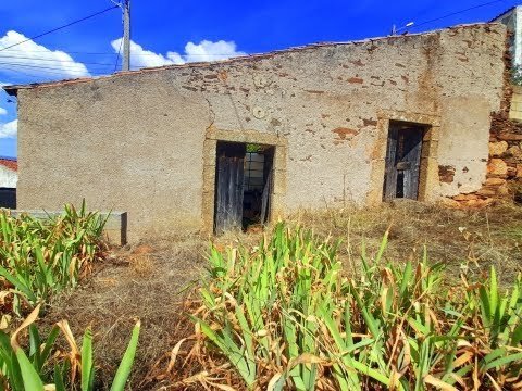 Stone house – large yard – Salgueiro do Campo – Castelo Branco – Centro – Portugal. Price: 33.000€