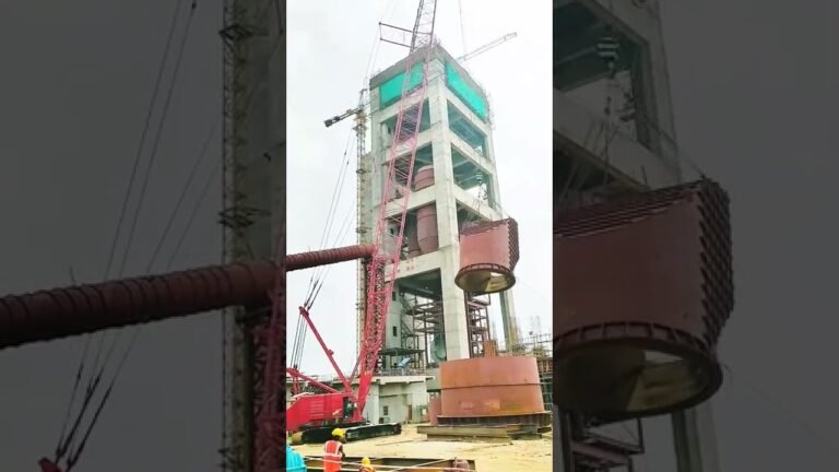 Crane Boom Rotating With Load #crane #cranelifting #cranemachine